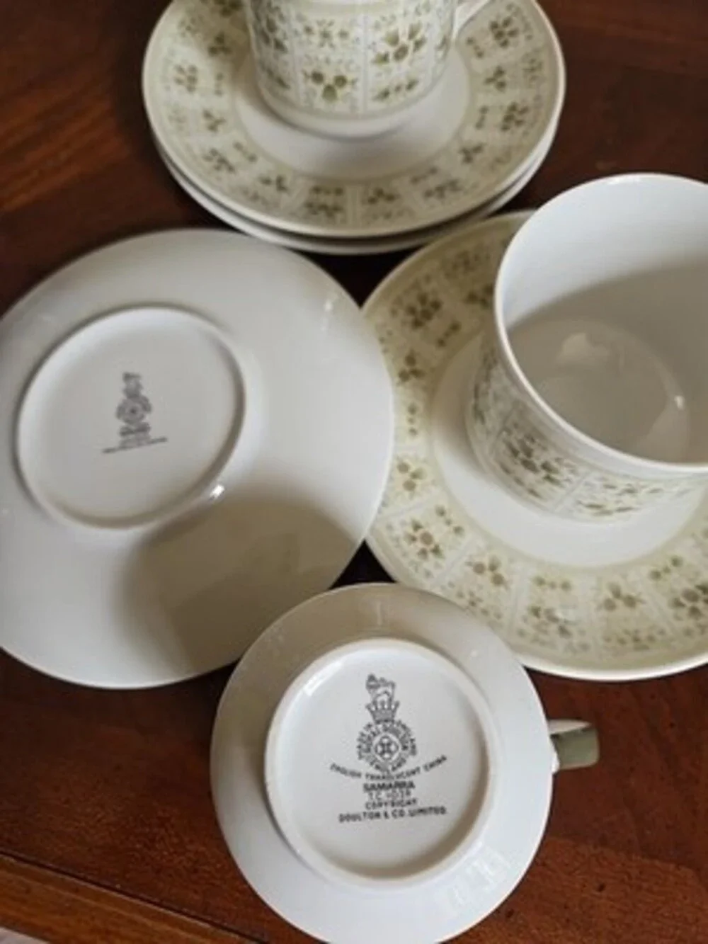 Royal Doulton Green And Ivory Teacup And Saucer Samarra TC1039 - 4 Sets
